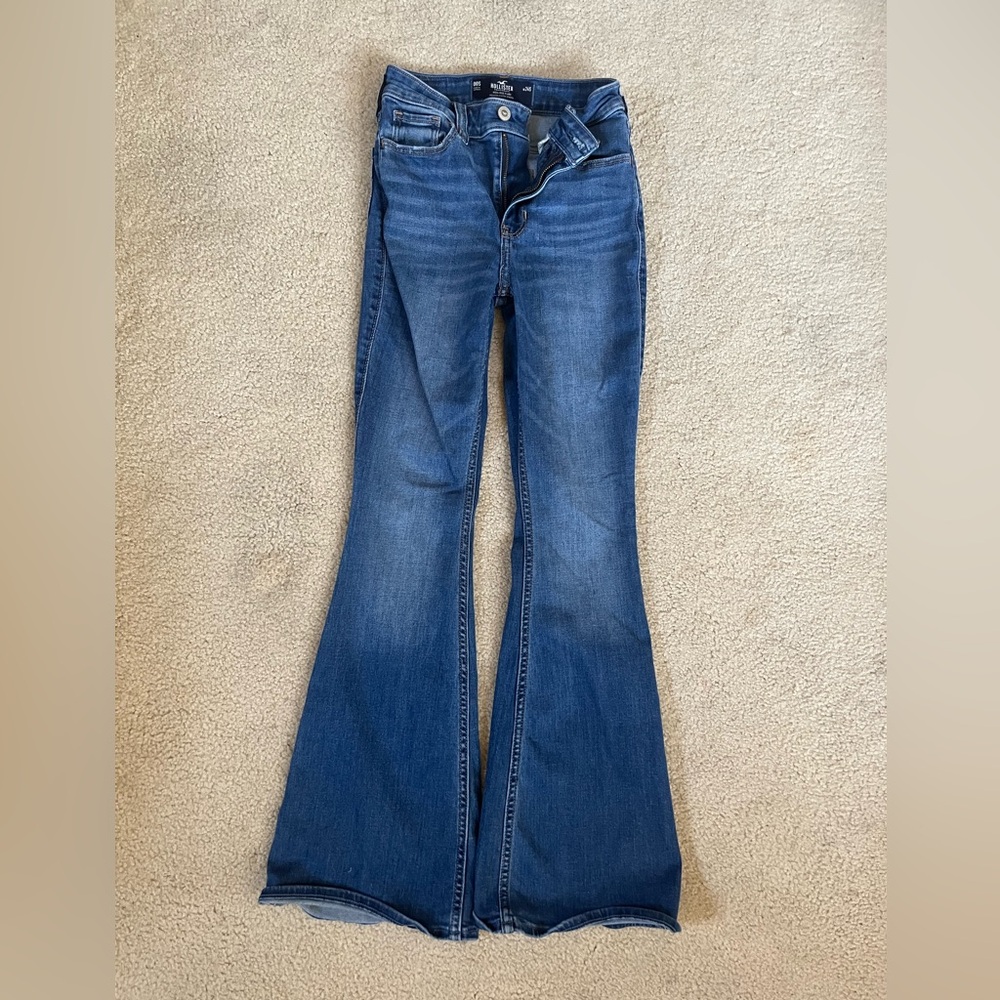 Hollister high-rise flare jeans size  00S